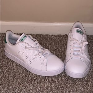 Adidas women’s size 9 cloud foam sneakers
